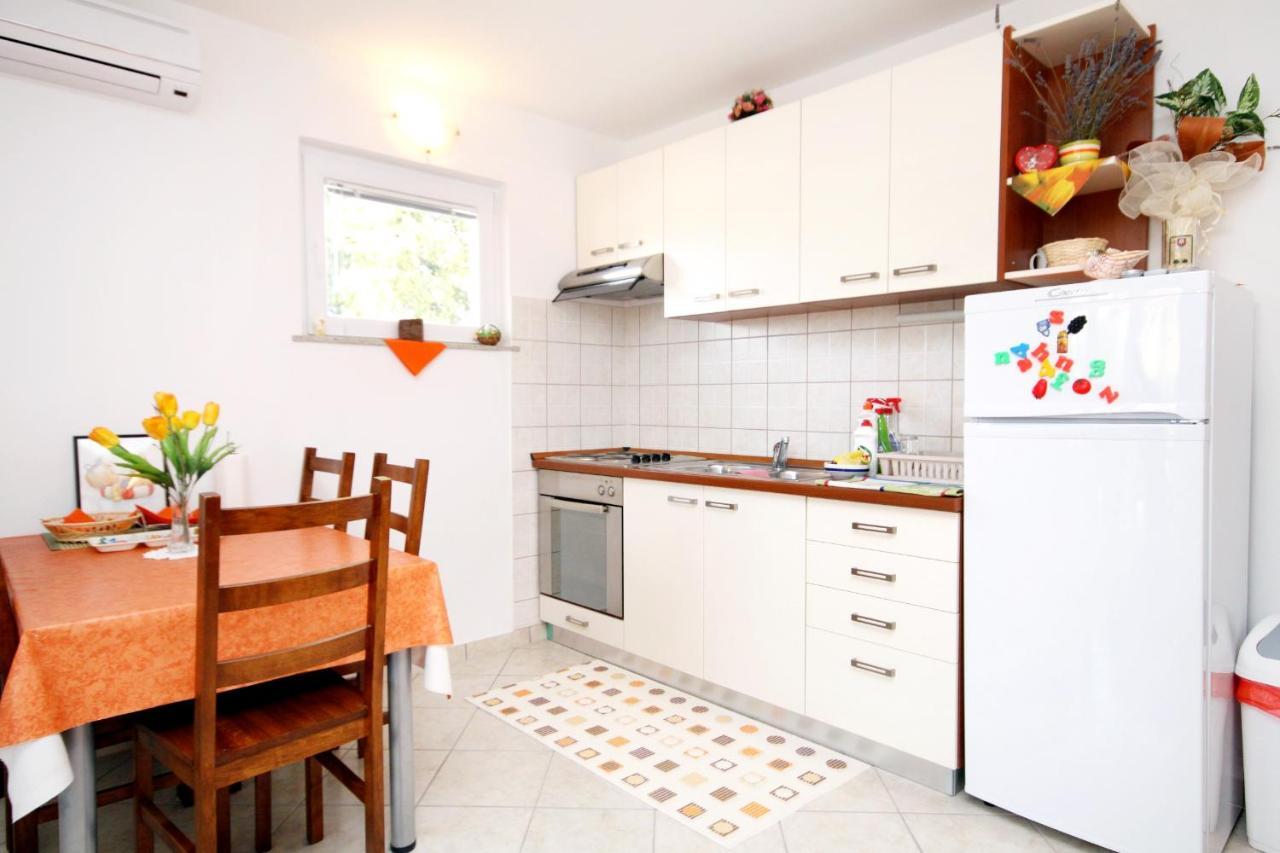 Apartments With A Parking Space Seline, Paklenica - 6603 Starigrad Paklenica Exterior foto