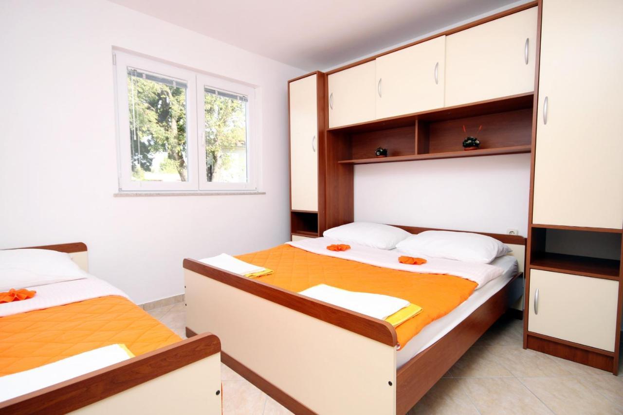 Apartments With A Parking Space Seline, Paklenica - 6603 Starigrad Paklenica Exterior foto
