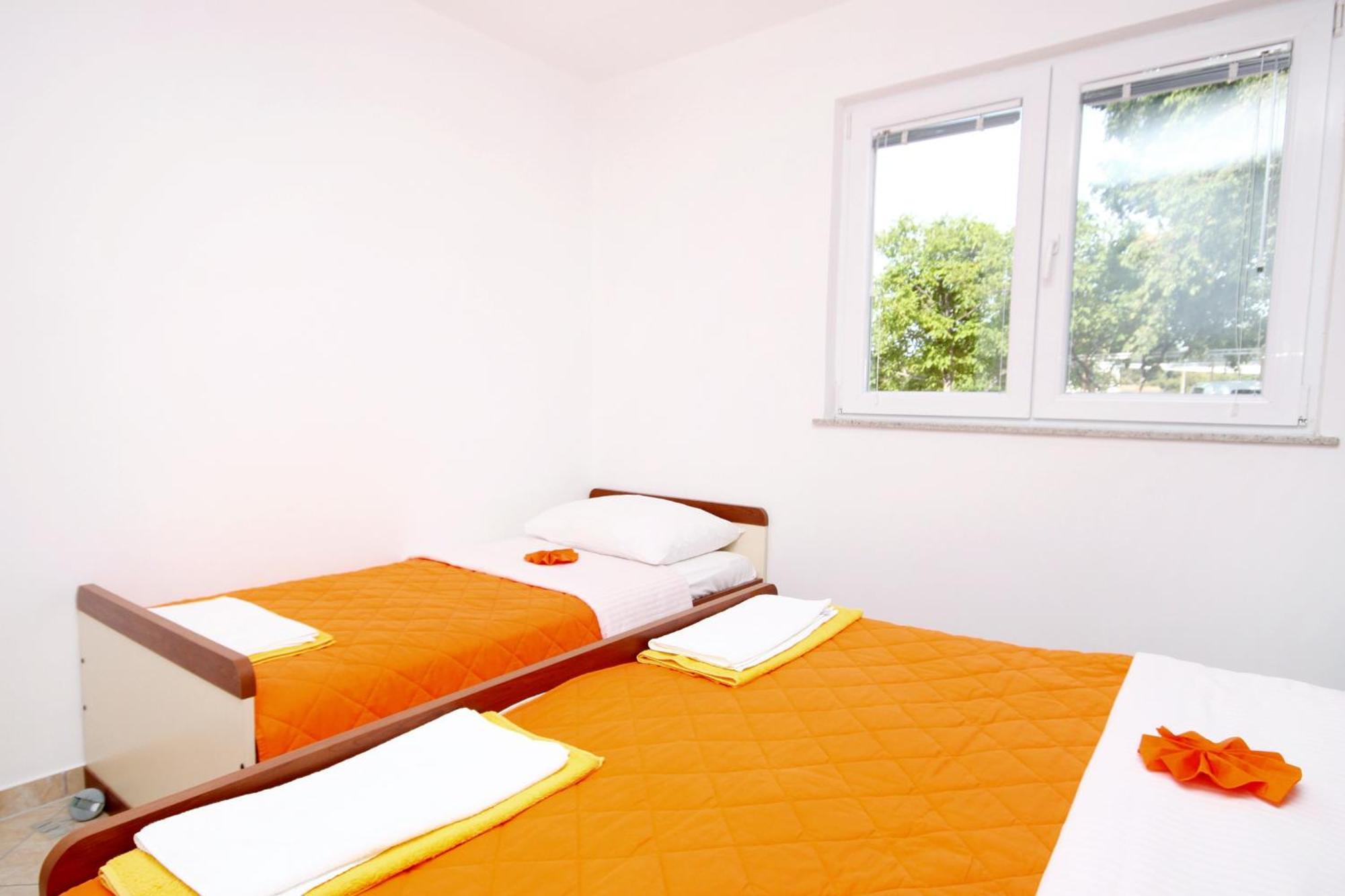 Apartments With A Parking Space Seline, Paklenica - 6603 Starigrad Paklenica Habitación foto
